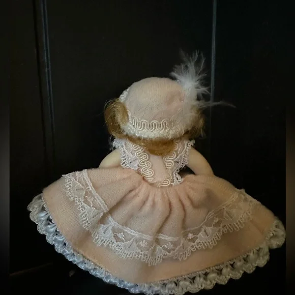 SET OF 3 PORCELAIN DOLLS - Picture 3 of 7